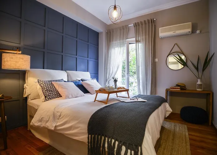 Your "Home Away From Home" In Acropolis